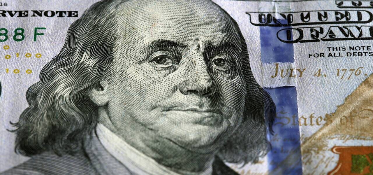 EUR/USD: +1/8 MM Level acted as resistance